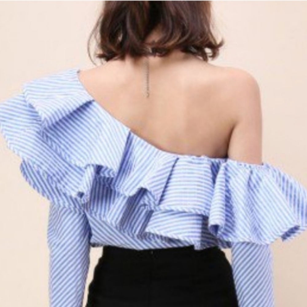One shoulder ruffle top
